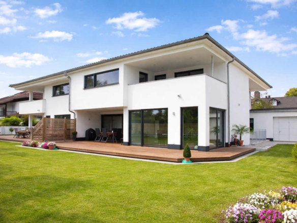 gehobenes einfamilienhaus germering muenchen gartenansicht