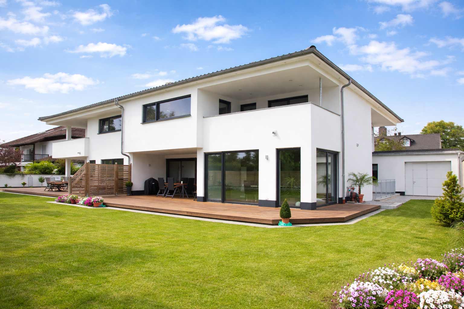 gehobenes einfamilienhaus germering muenchen gartenansicht